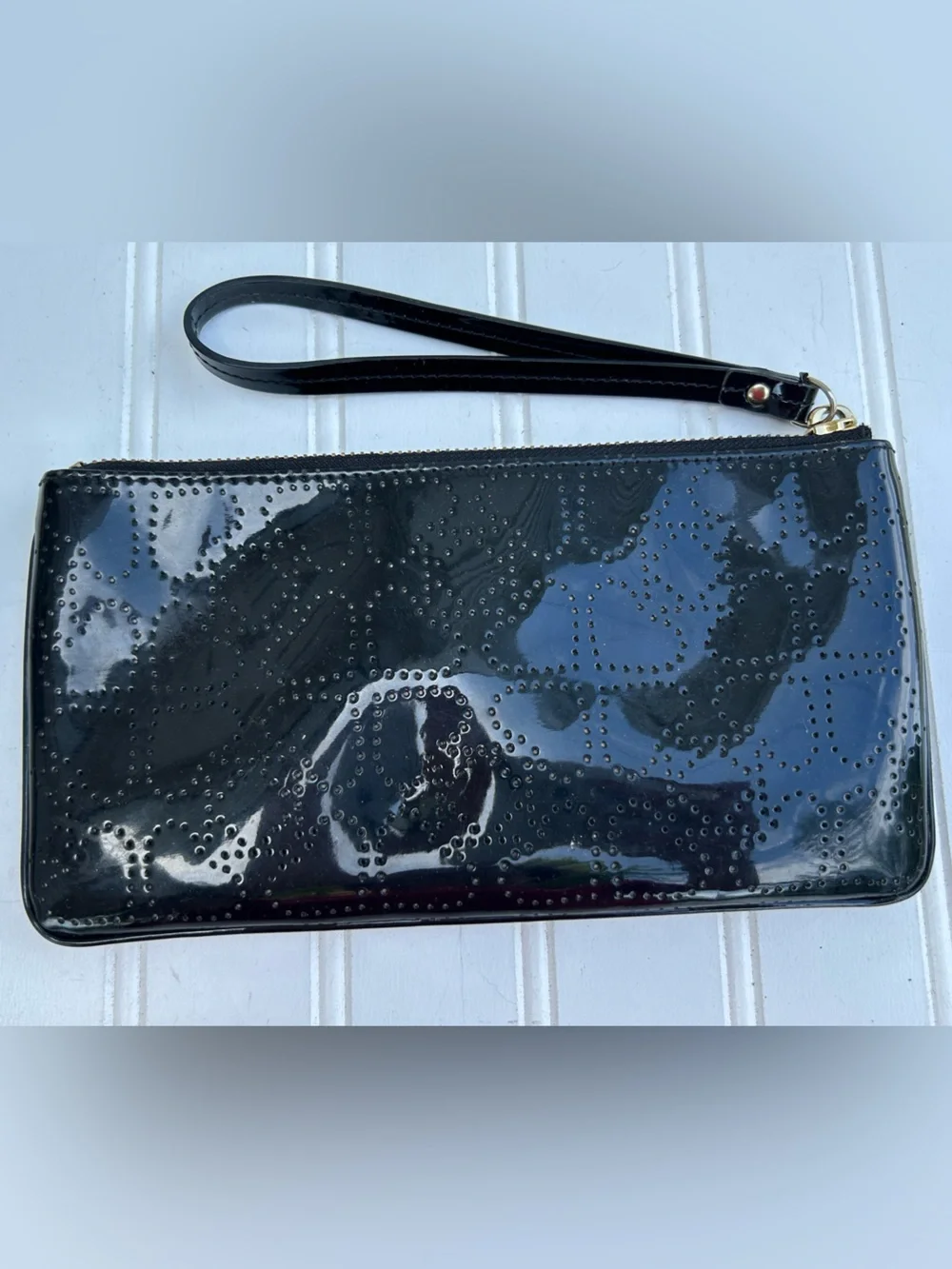 kate spade Wristlet Black Patent Perforated Hearts Bag Wallet Travel 5x9